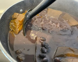Foto del paso 5 de la receta: Porotos negros con acelgas