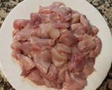 Foto del paso 1 de la receta: Contramuslos de pollo con pimientos rojos y verdes