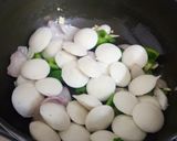 A picture of step 4 of Chilli Idli.