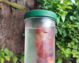 Foto langkah ke 5 dari resep Infused Water Strawberry Grape.