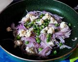 A picture of step 1 of Street-Style Bengali Chicken Chowmein.