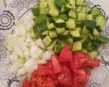 Foto langkah ke 1 dari resep 34. Salad Sayur Syiraz khas Iran.