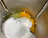 Foto del paso 1 de la receta: Bizcocho bañado con chocolate en Thermomix Tm5