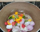 A picture of step 3 of Boiled egg fry.