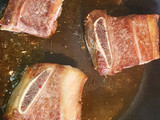 Costilla de ternera al vino tinto