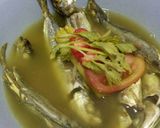 Foto langkah ke 1 dari resep Ikan masak kuah kuning.