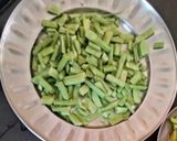 A picture of step 1 of Cluster Beans (Gavar Fali Sabzi).