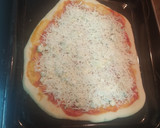 Foto del paso 3 de la receta: Pizza casera 4 quesos