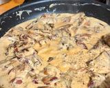 Une image de l'étape 8 de Pignon confit, tranches de porc sauce Moutarde crémeuse.