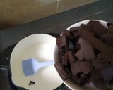 Foto langkah ke 2 dari resep Chocolate Ganache Untuk Isian Roti/Cookies.