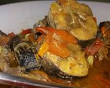 Foto langkah ke 7 dari resep sayur ikan / asem2 ikan .