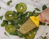 A picture of step 7 of Kiwi ice popsicles.