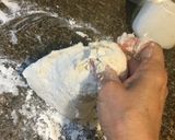 Foto del paso 2 de la receta: Panadería: Facturas de grasa (hojaldre criollo)