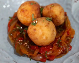 Foto del paso 6 de la receta: Albóndigas de bacalao con sofrito de pimientos