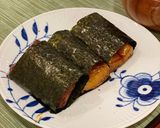 A picture of step 3 of Isobe Yaki - Japanese grilled rice cake with soy sauce, sugar and seaweed.