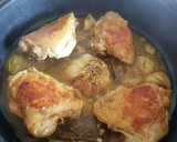 Foto del paso 3 de la receta: Contramuslos de pollo aromatizados al ajo