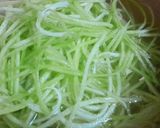 Hình bước làm 2 của món Canh bí xanh thịt xay tôm khô