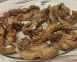 Foto del paso 3 de la receta: Boquerones sin espina con toque de limón fritos y crujientes