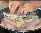 Foto del paso 4 de la receta: Dorada con soja y jengibre
