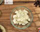 A picture of step 1 of White chocolate bark.