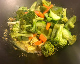 Foto del paso 4 de la receta: Pollo al curry con verduras y mijo