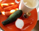 A picture of step 1 of Carrot and cucumber juice.