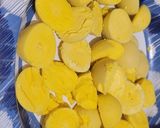 A picture of step 2 of Spiced Deviled eggs.