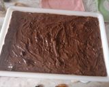 A picture of step 3 of Large Birthday Cookie Cake with Chocolate and Custard (v.1).