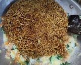 Foto langkah ke 8 dari resep Mie Goreng Tempe.