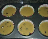 Foto del paso 3 de la receta: Muffins🍨 con Uvas Pasas y Arándanos