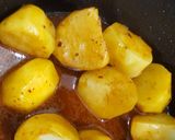 A picture of step 4 of Khattay Aloo 😋.