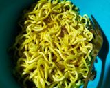 Foto langkah ke 4 dari resep Mie goreng bumbu dapur.