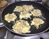 Foto del paso 2 de la receta: Tortitas de carne deshebrada