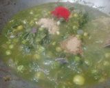 A picture of step 6 of Palak Matar.