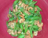Foto langkah ke 3 dari resep Tumis udang buncis.