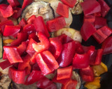 Foto del paso 2 de la receta: Ñoquis con verduras, gulas y huevos de codorniz