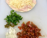Foto del paso 1 de la receta: Quesadillas con salsa siracha y sincronizadas de pavo