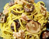Foto del paso 6 de la receta: Spaghetti a la cúrcuma con shiitake y pesto trufado de nueces