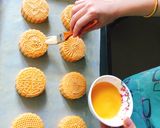 Hình bước làm 10 của món Bánh trung thu nướng truyền thống