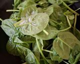 Foto del paso 2 de la receta: Espinacas baby salteadas