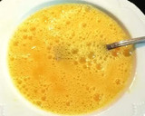 Foto del paso 4 de la receta: Tortilla de trigueros con gambas rojas