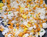 Foto langkah ke 3 dari resep Nasi Goreng Sosis.