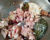 Foto langkah ke 1 dari resep Sayur Goreng Asem versi Ayam.