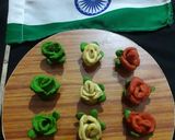 A picture of step 3 of Tricolour rose sweet.