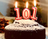 Foto del paso 8 de la receta: Bizcocho de chocolate para el cumple 101 de La Bis 👶🏼👵🏼