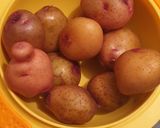 A picture of step 1 of Fried Baby Potatoes.