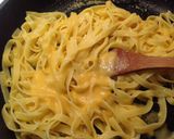 Foto del passaggio 6 della ricetta Tagliatelle con crema di pesche e peperoni in agrodolce su filetto persico