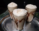 A picture of step 4 of Chocolate cold coffee with icecream.