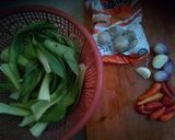 Foto langkah ke 1 dari resep Tumis pokcoy dan bakso.