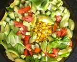 Foto langkah ke 2 dari resep Salad Sayur Pelangi.